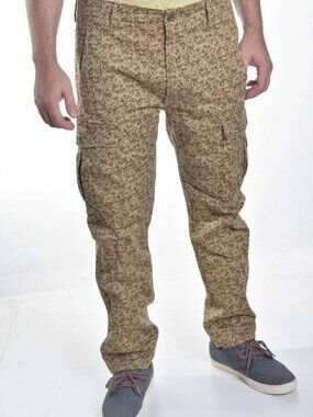 LEVI'S mens slim straight cargo pants in khaki camo (sz29)